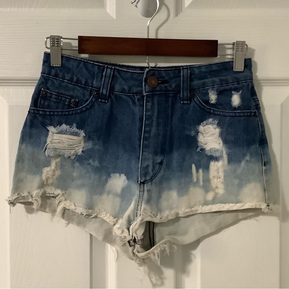 Urban Outfitters BDG Women's High Rise Cheeky Ombre Jean Shorts - size 26 - Picture 1 of 3
